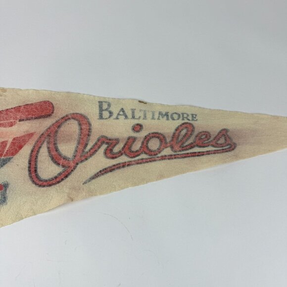 Vintage 29in MLB Baltimore Orioles Baseball Pennant Felt Memorabilia Damaged - Picture 3 of 10